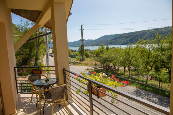 pe balcon